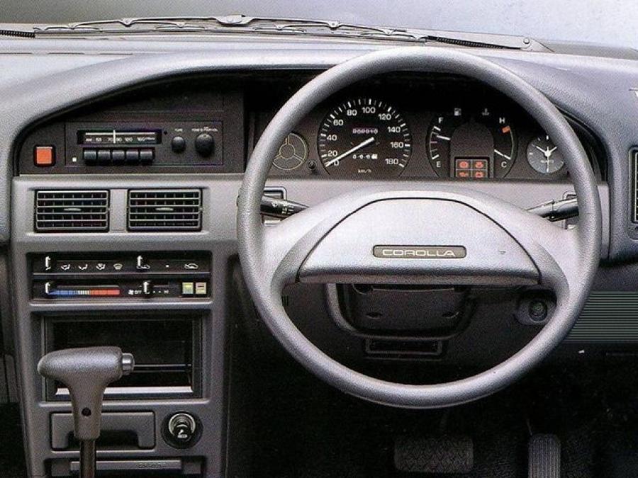  Toyota Corolla Sedan 1987 года  (JP) (фото 2 из 2)